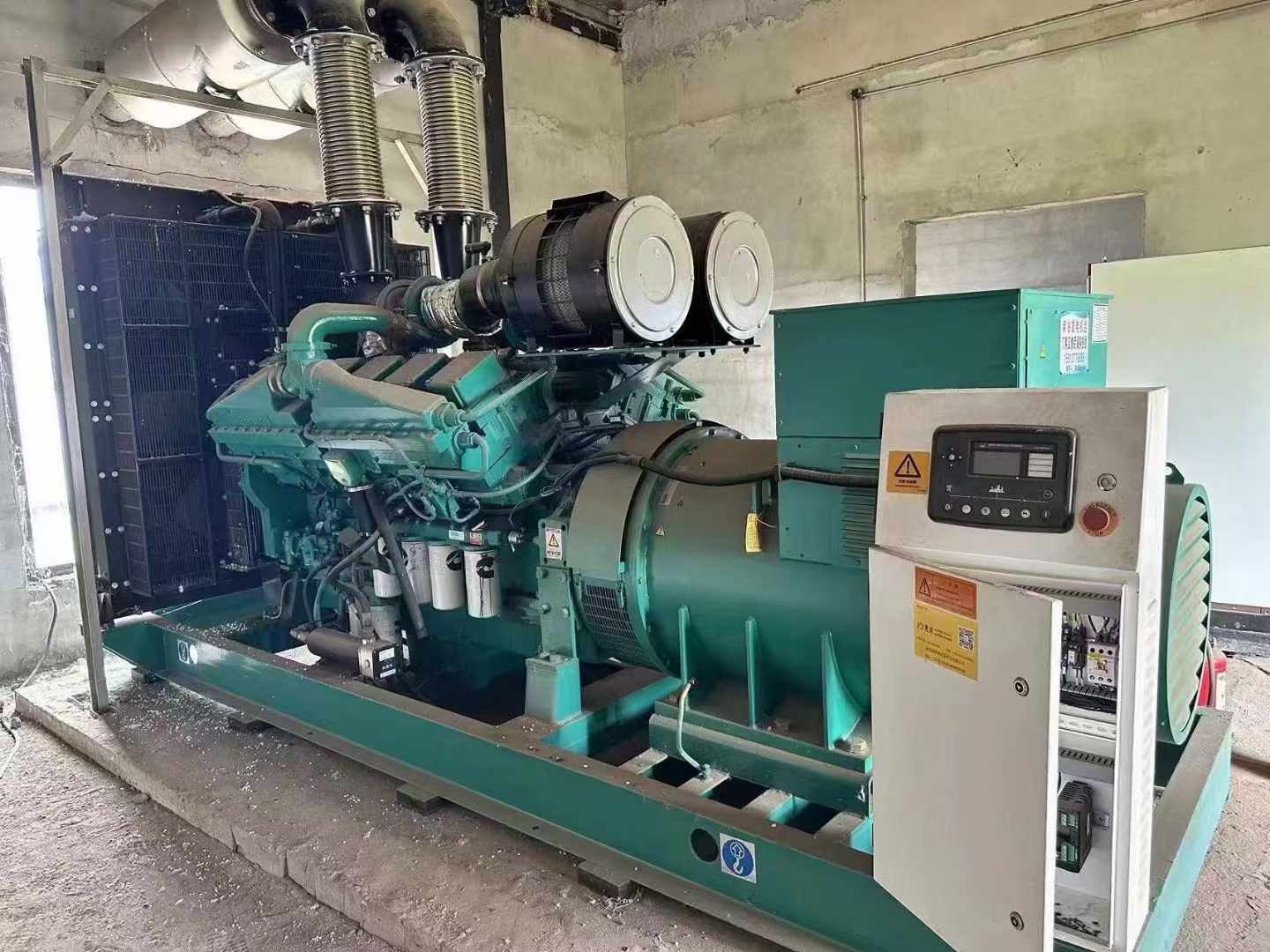 修文无功补偿装置的性能评估需要考虑哪些因素？