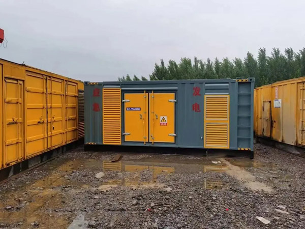 修文柴油发电机如何判断干式空气滤清器是否需要更换？